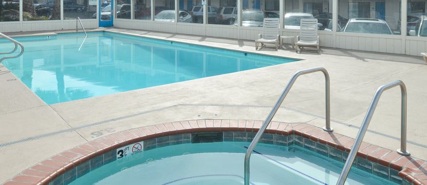 Edgewater Inn & Suites Pismo pool